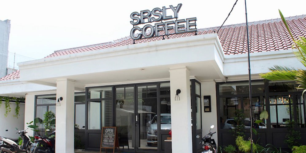 Di SRSLY Coffee, Lo Bisa Ngopi Bareng Kucing